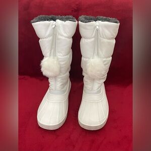 Pajar White Women’s Winter Boots with Faux Fur Pom Poms